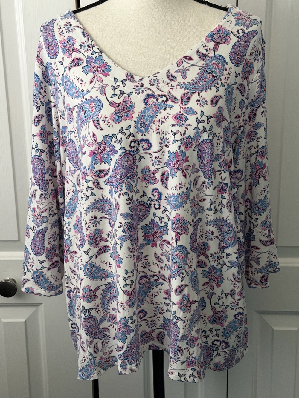 Designed by J.Jill.  White Floral Blouse with Blue & Pink Accents. Like New Cond